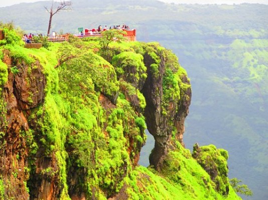 Mahabaleshwar Hill Station - Panchagani 